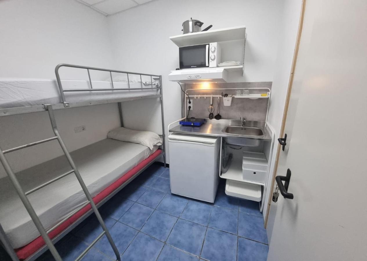 Albergue Cristina Habitaciones Con Bano Privado Y Mini Cocina Corralejo Extérieur photo