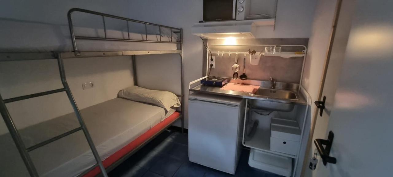 Albergue Cristina Habitaciones Con Bano Privado Y Mini Cocina Corralejo Extérieur photo
